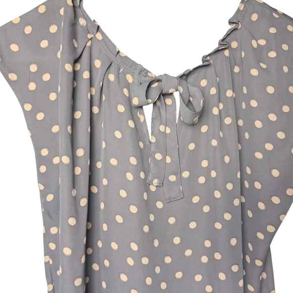Lc Lauren Conrad Polka Dot Cap Sleeve Women's Large Blouse Gray Cream Tie Back - Picture 3 of 6